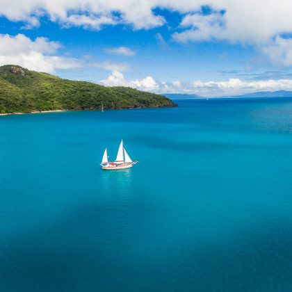 Summertime sailing Whitsudnay Islands