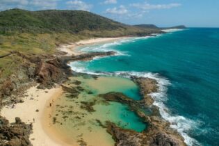 2 Day Dingo’s K’gari (Fraser Island) 4WD Tag Along Tour (18-35 years)